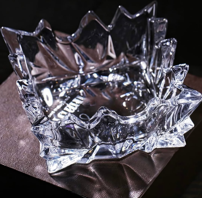 GLASS ASHTRAY  X473