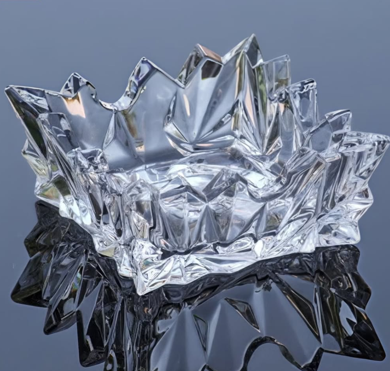 GLASS ASHTRAY  X473